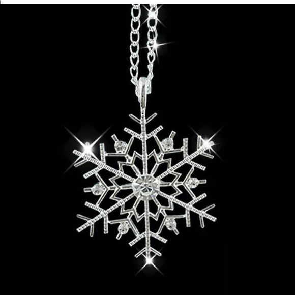 Frozen Snowflake crystal necklace - Picture 2 of 8